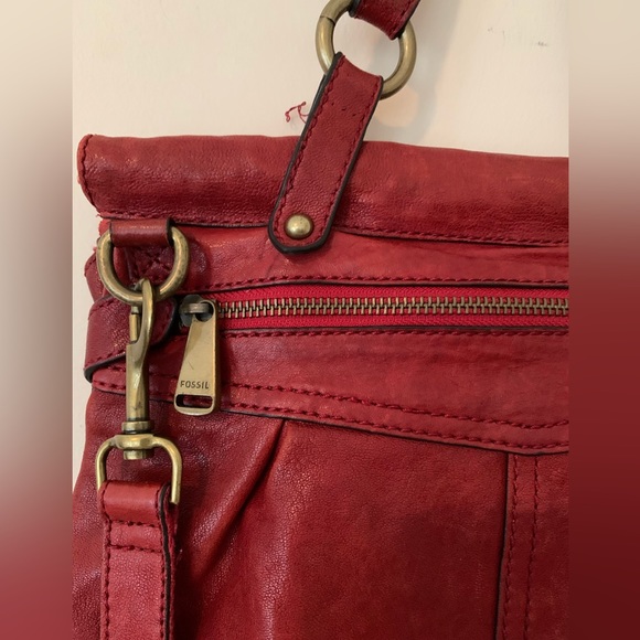 Fossil crossbody/shoulder bag, leather, Vintage, red leather, mailman style Bag - Picture 12 of 15